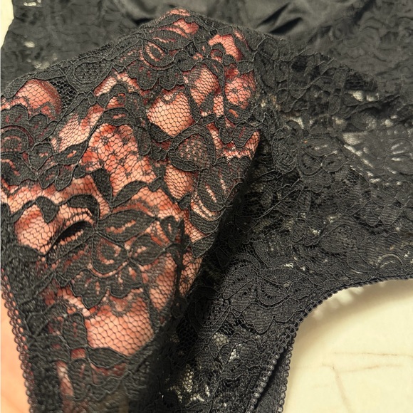 Edikted Black Lace Thong Bodysuit Size M NWT - Picture 9 of 10